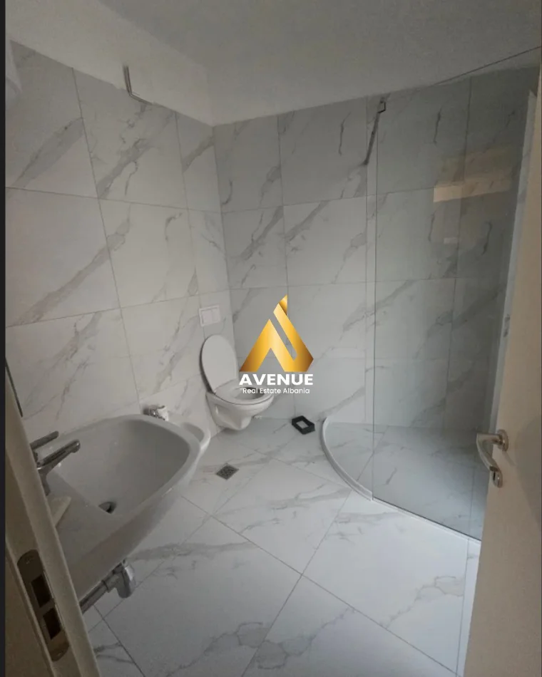 Tirane, jepet me qera 2+1 Kati 4, 110 m² 1.000 € (Rruga Bilal Sina)