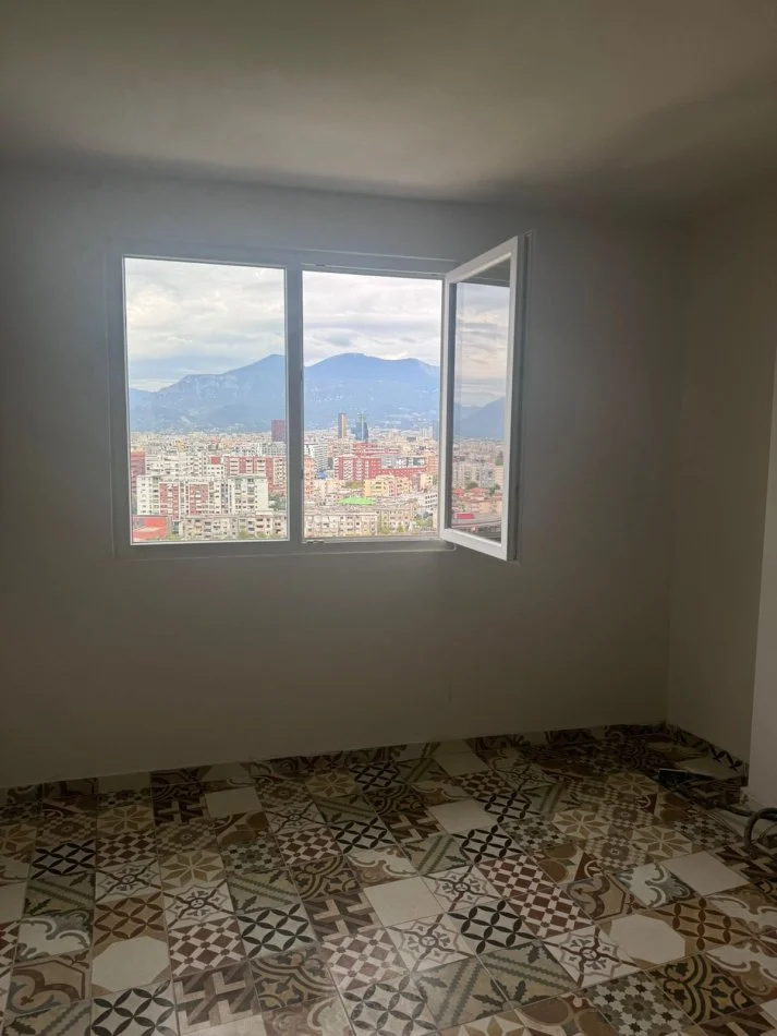 Tirane, jepet me qera apartament 1+1+Ballkon Kati 11, 65 m² 350 € (Bedri Karapici)