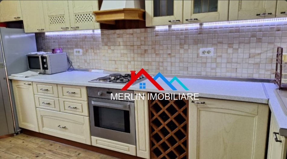 Tirane, jepet me qera apartament 2+1+Ballkon Kati 3, 74 m² 600 € (RRUGA E DURRESIT)
