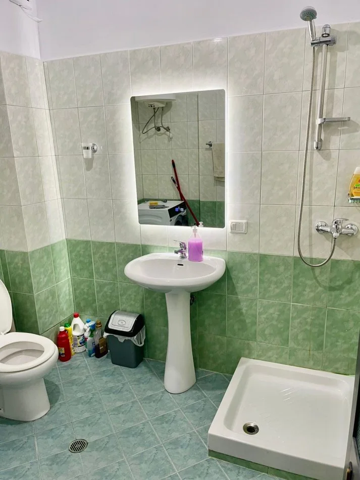 Tirane, jepet me qera apartament 2+1 Kati 7, 90 m² 550 € (Laprake, Shkolla Aleks Buda)