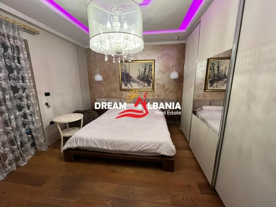 Tirane, jepet me qera 3+1 Kati 5, 125 m² 750 € (Astir)