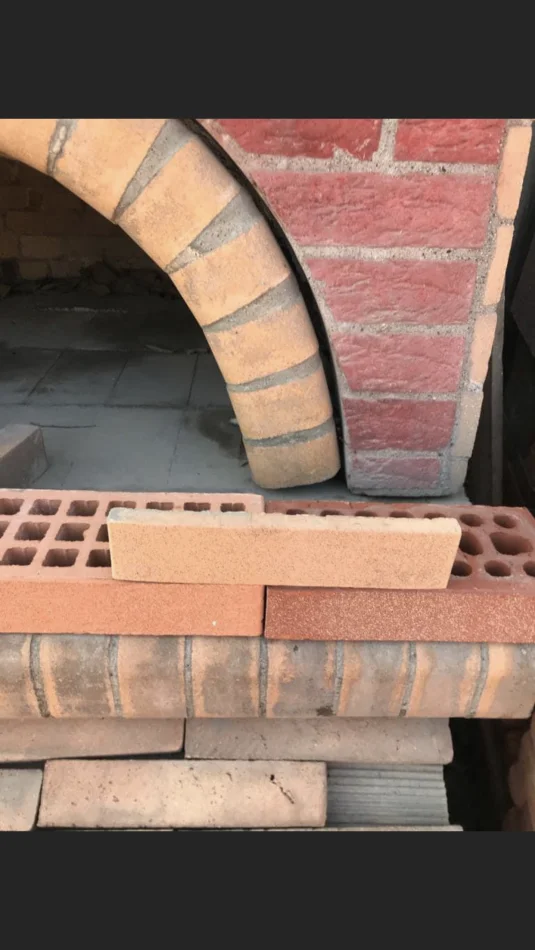 Tirane, shes Tulla shamat, Tulla xhami etj.. 10 €