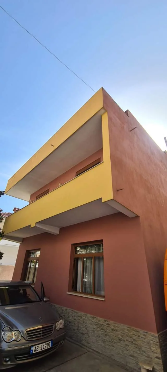 Tirane, jepet me qera Vile 3+1+A+BLK Kati 0, 190 m² 2.000 Euro (Komuna e Parisit)