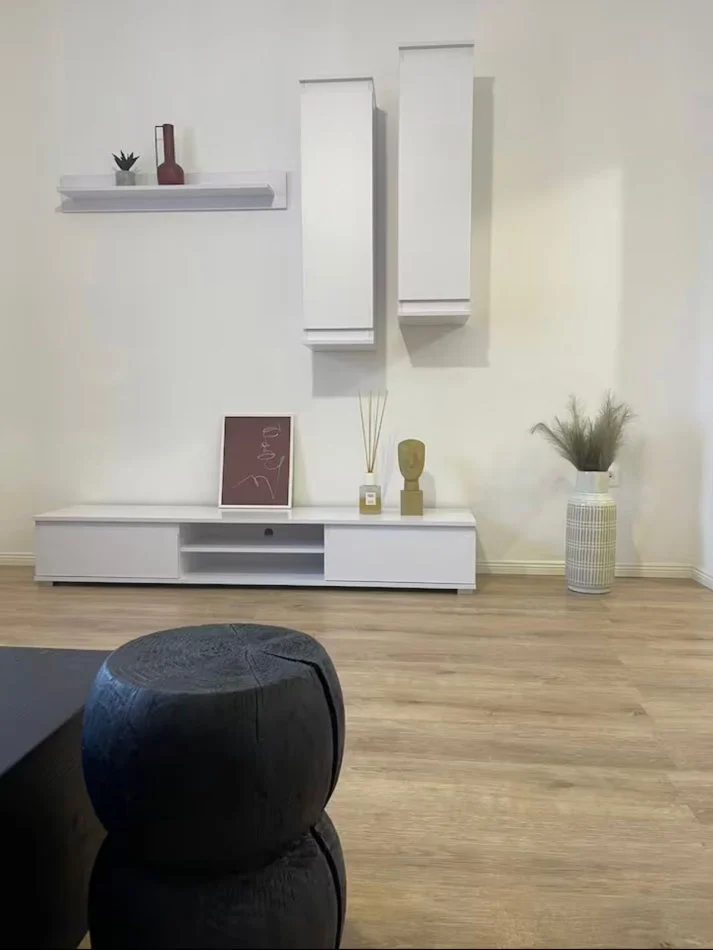 Tirane, jepet me qera apartament 2+1+Ballkon Kati 3, 80 m² 650 € 