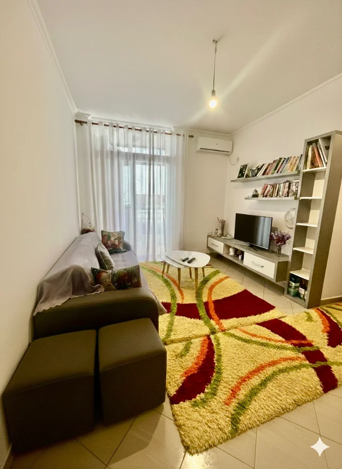Tirane, jepet me qera apartament 2+1 Kati 9, 400 € (Jordan Misja)