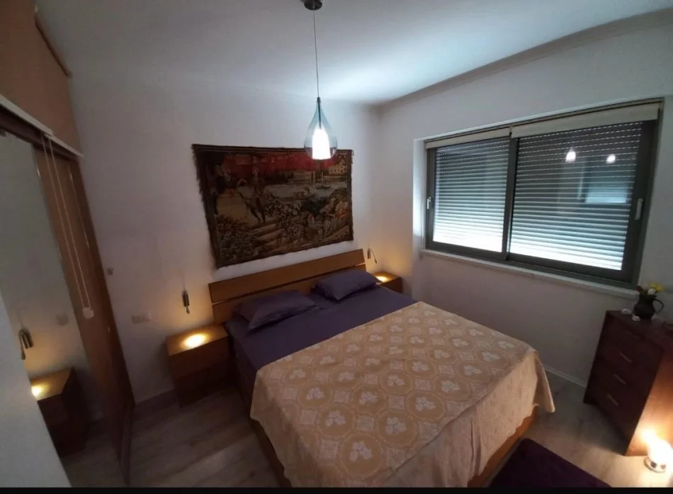 Tirane, jepet me qera apartament 1+1+Ballkon Kati 4, 68 m² 850 € (Abdyl Frasheri)