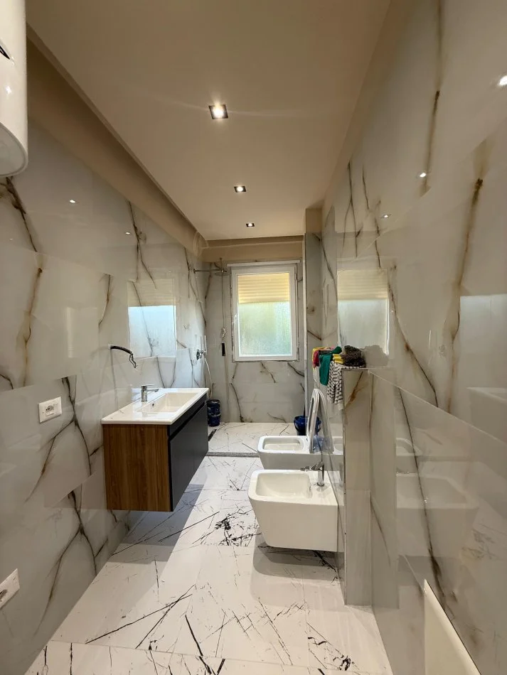 Tirane, jepet me qera apartament 1+1 Kati 3, 71 m² 400 € (Rruga ramazan gaxherri)