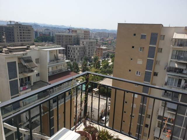 Tirane, jepet me qera apartament 1+1 Kati 11, 51 m² 420 Euro