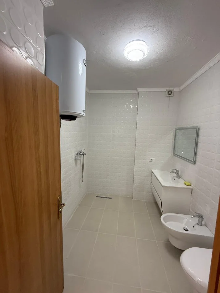 Tirane, shitet apartament 1+1+Ballkon Kati 9, 66 m² 88.000 € (Yzberisht rr.Besim Alla)