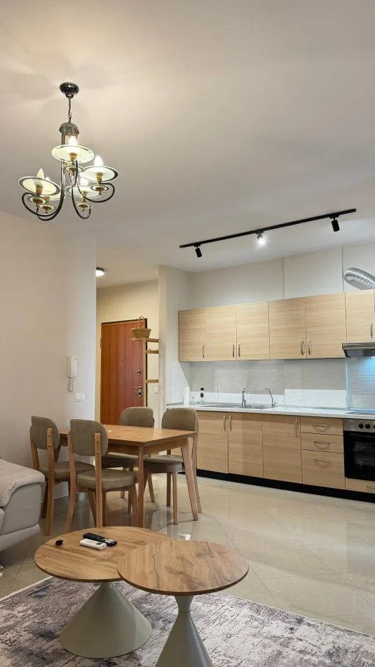 Tirane, jepet me qera apartament 2+1 Kati 2, 90 m² 650 € (Liqeni i Thate , Rruga Peti)
