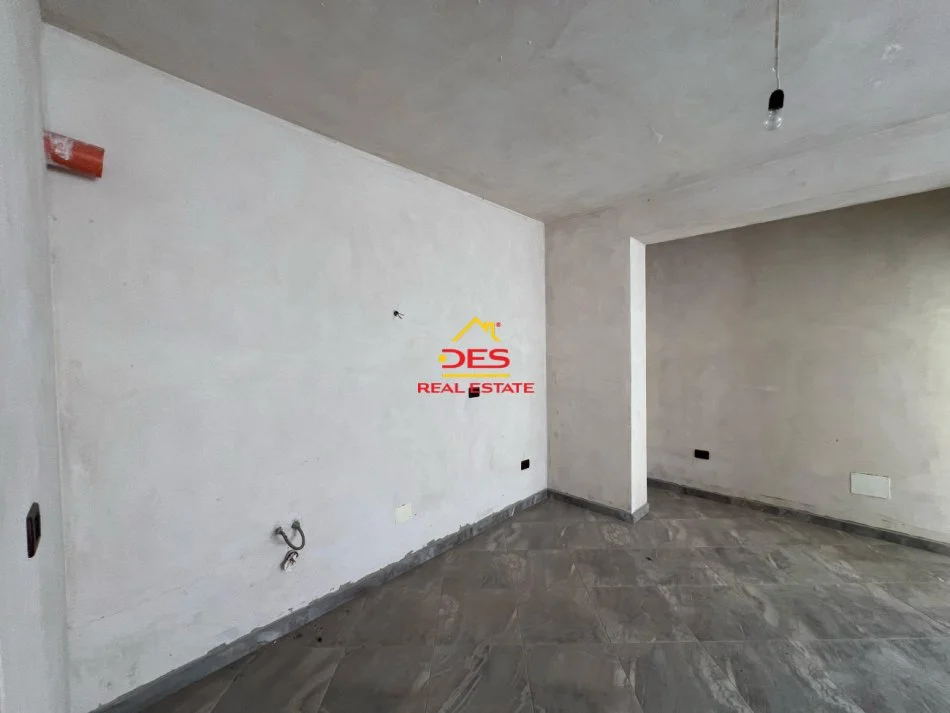 Vlore, shitet apartament 1+1+Ballkon Kati 2, 65 m² (Rruga Dhimitër Konomi)