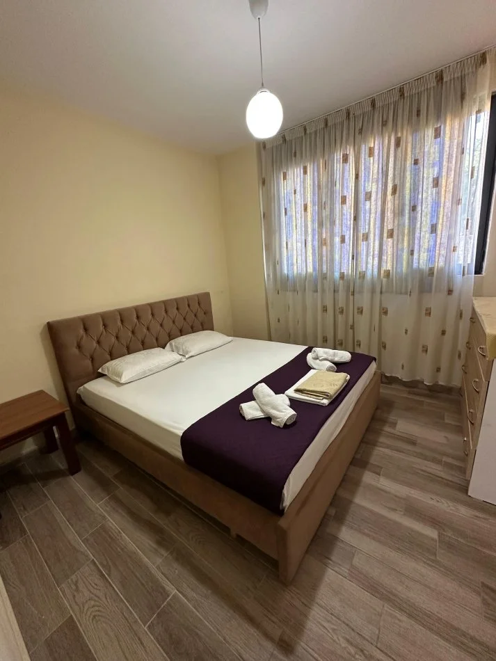 Tirane, jepet me qera apartament 2+1 Kati 2, 500 € (Tel Spitali Amerikan 2)