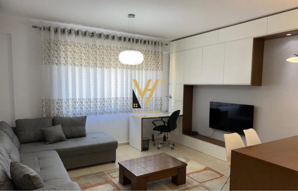 Tirane, jepet me qera apartament 1+1+Ballkon Kati 4, 70 m² 750 € (5 MAJI)