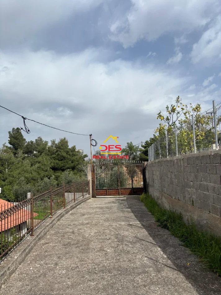 Vlore, shitet Vile Kati 0, 209 m² 220.000 € (Rruga Dhimitër Konomi)
