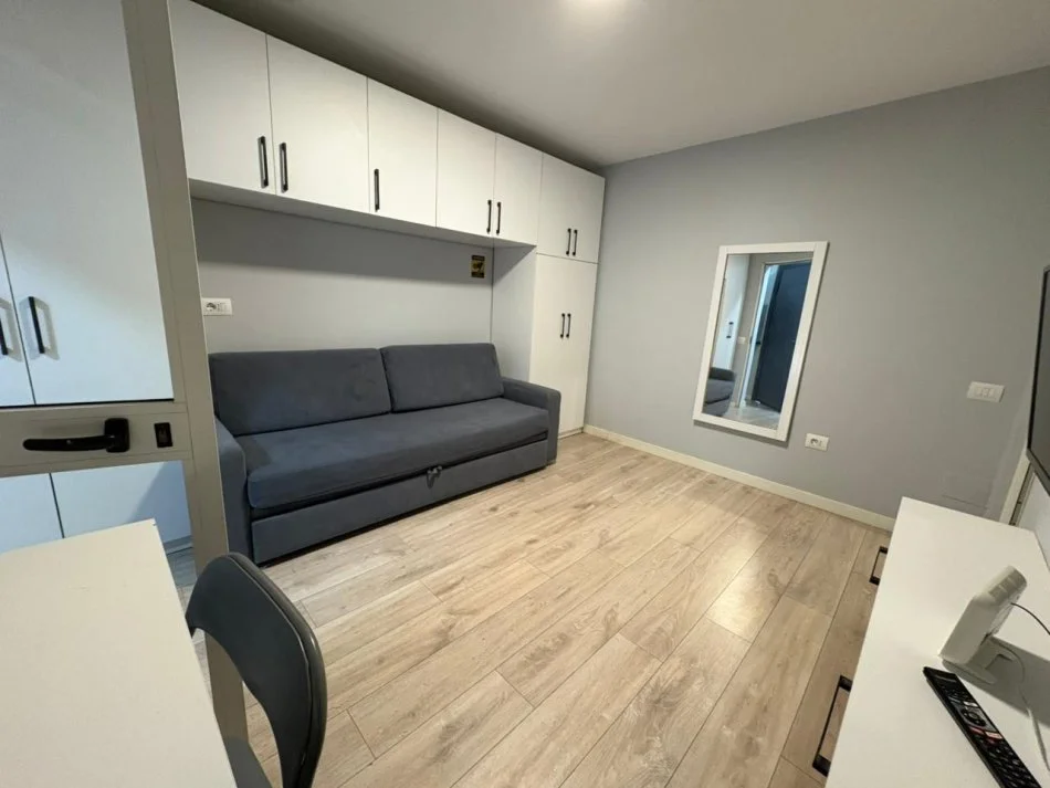 Tirane, jepet me qera garsoniere  400 € (Stadiumi Dinamo)