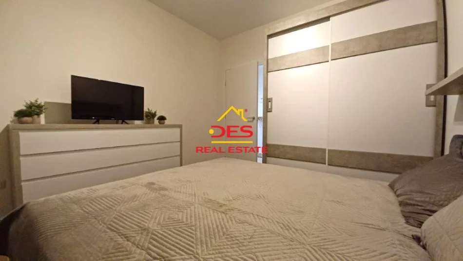 Vlore, shitet apartament+verande | Penthouse 2+1+Ballkon Kati 4, 140 m² 395.000 € (Rruga Dhimitër Konomi)