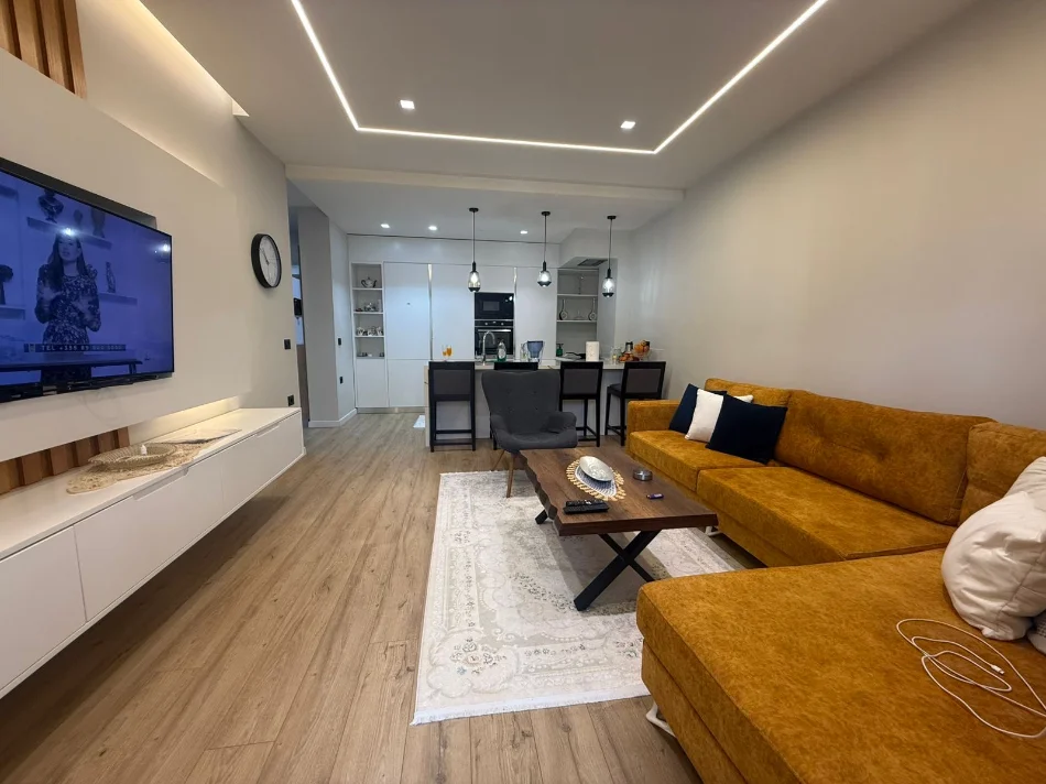 Tirane, shitet apartament 1+1+Ballkon Kati 4, 75 m² 130.000 € (Rruga e Thesarit)