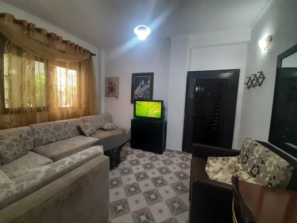 Tirane, jepet me qera apartament 1+1 Kati 1, 50 m² 440 € (Rruga Gjon Milli (VR007))