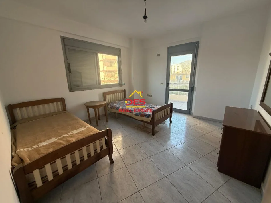 Vlore, shitet apartament 2+1+Ballkon Kati 2, 118 m² 200.000 € (Rruga Çamëria)