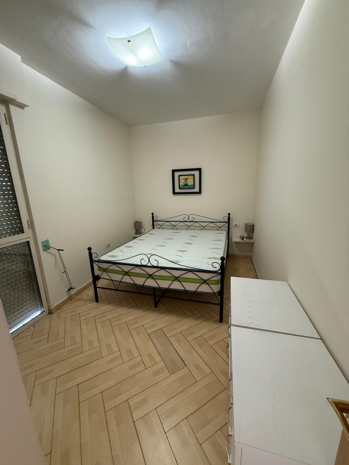 Shqiperi, jepet me qera apartament 2+1+Aneks+Ballkon Kati 5, 80 m² 500 € (Te Spitali Gjerman)