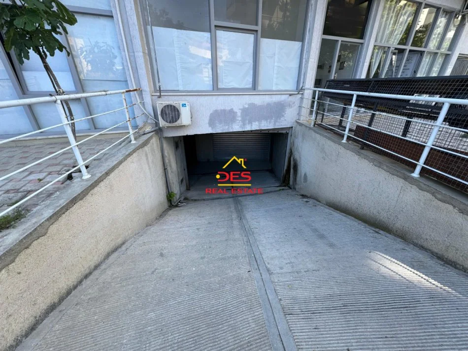 Vlore, shitet garazh | post parkimi Kati -1, 41 m² (Rruga Gjergj Kastrioti)