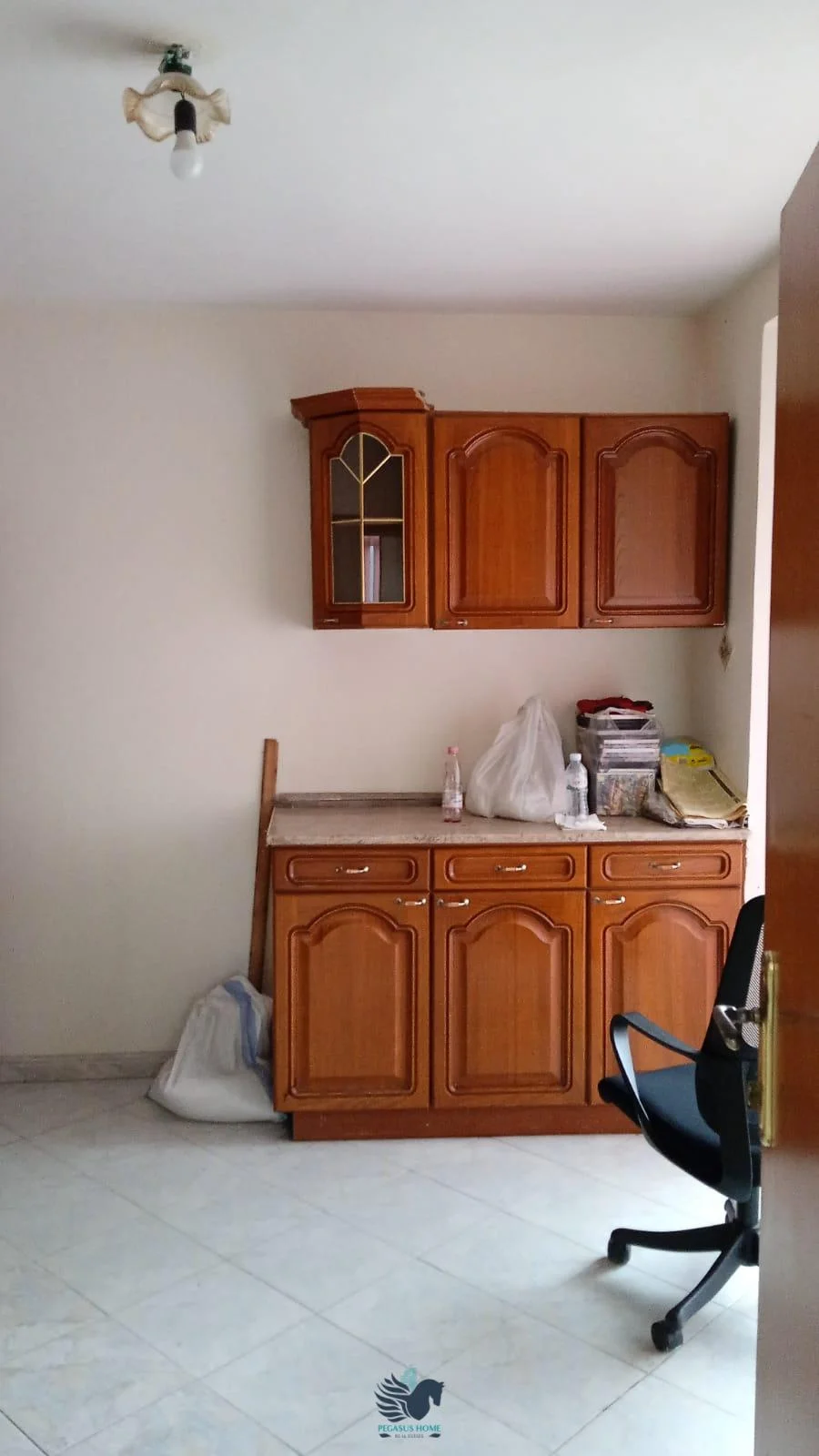 Jepet Me Qera Zyre/Apartment Tek 21 Dhjetori[ID PZ44]
