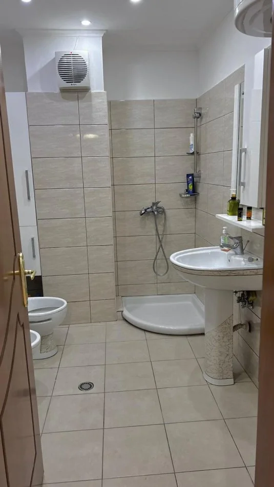 Qera, Apartament 2+1, Fresk, Tiranë