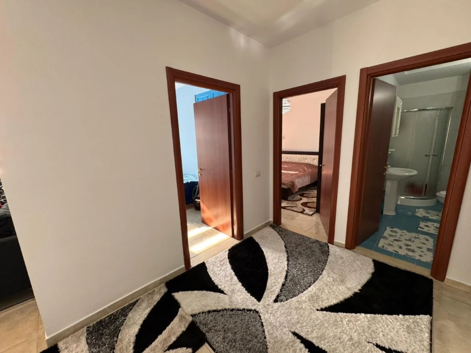 Tirane, jepet me qera apartament 1+1 Kati 2, 100 m² 600 € (Zoja e Keshillit te Mire)