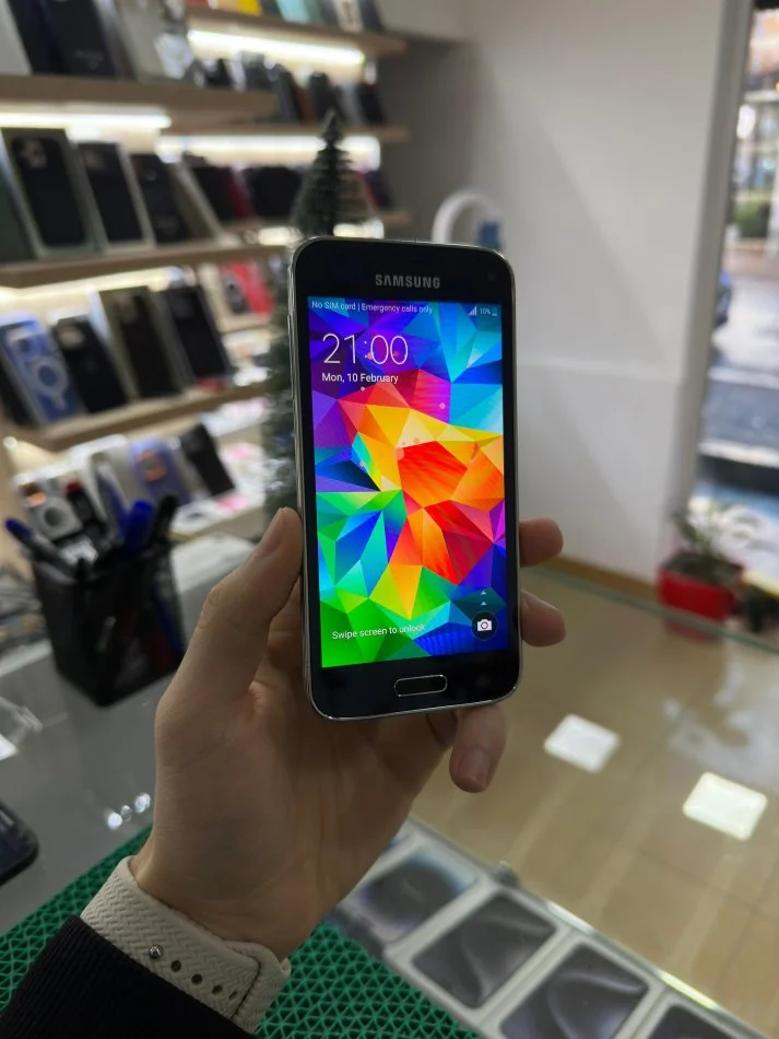 Tirane, shes Celular-Smartphone SAMSUNG S5 MINI