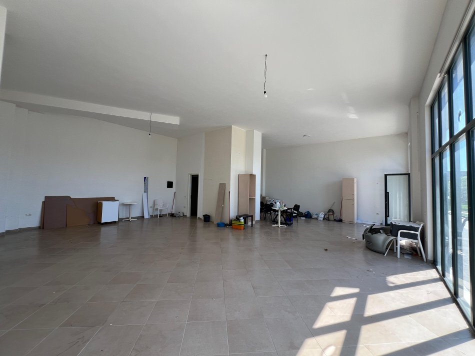 Tirane, jepet me qera ambjent biznesi Kati 0, 120 m² 600 € (Teodor Keko - Green City)