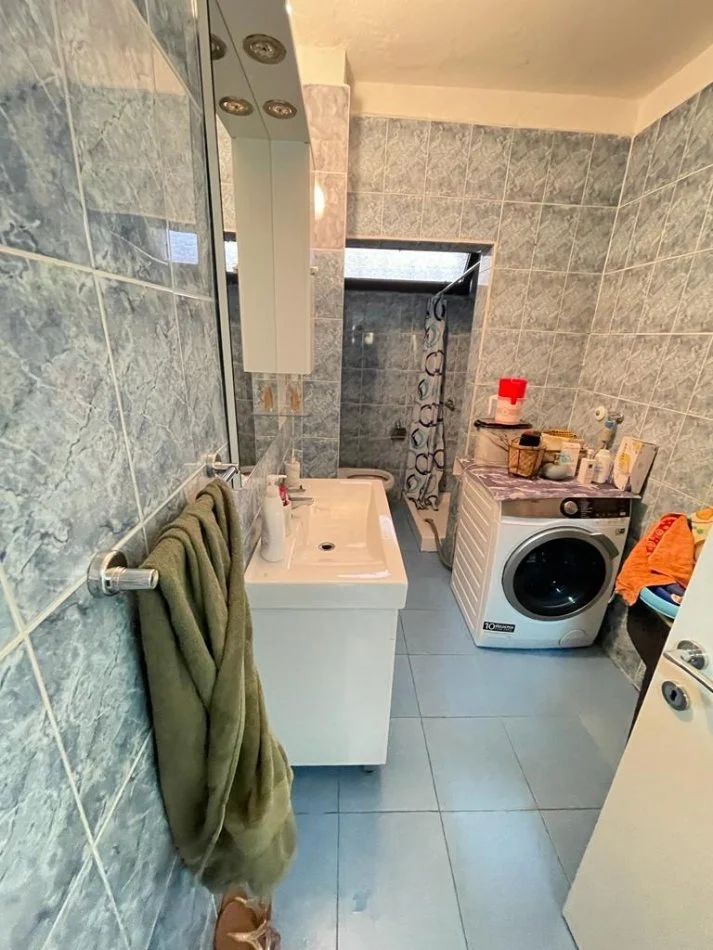 Tirane, jepet me qera apartament 1+1 Kati 1, 56 m² 500 € (Rruga ndre mjeda)