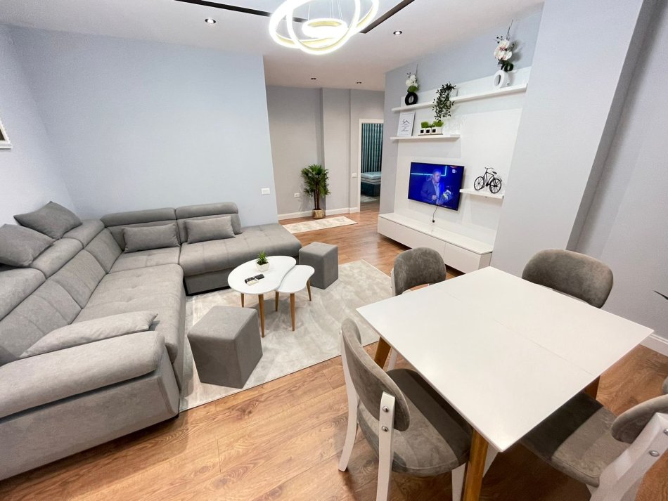 Tirane, jepet me qera apartament 2+1 Kati 2, 100 m² 690 € (rruga frosina plaku)