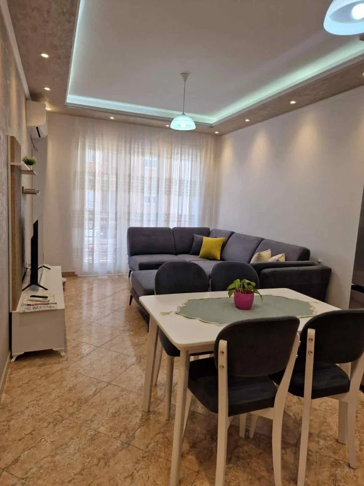Tirane, jepet me qera apartament 2+1+Ballkon Kati 6, 110 m² 800 € (DON BOSKO TEK VIZION PLUSI)