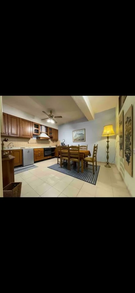 Tirane, jepet me qera apartament 1+1+Aneks+Ballkon Kati 2, 80 m² 550 € (Stacioni trenit)