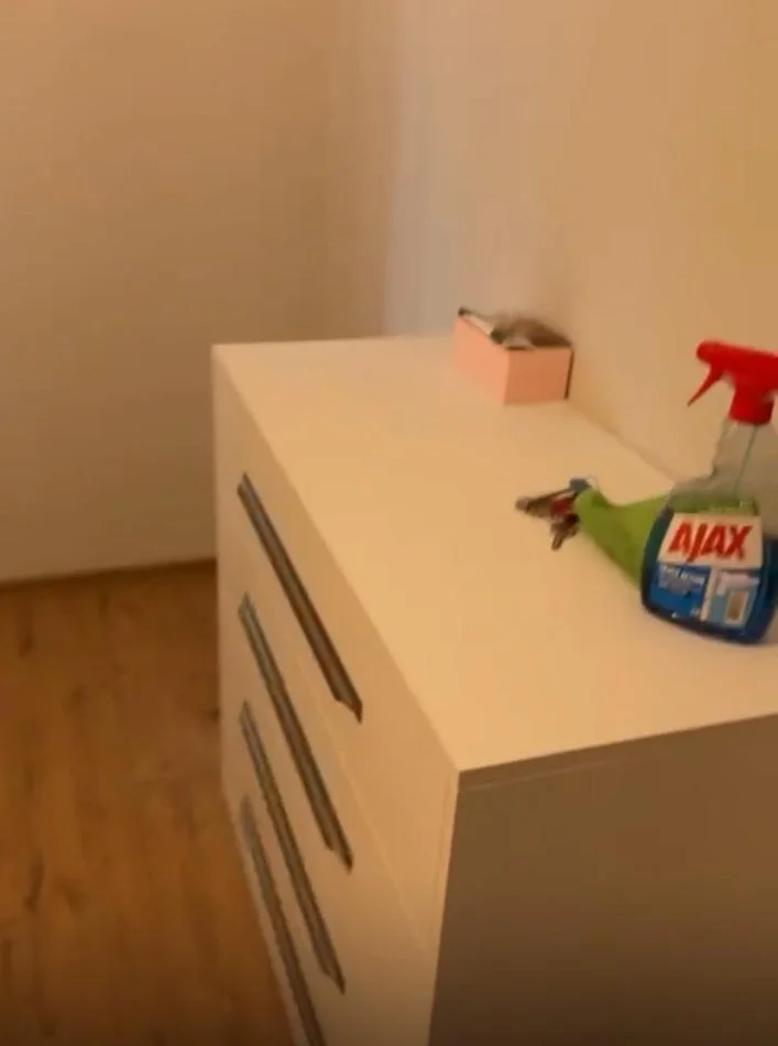 Tirane, jepet me qera apartament 1+1 , 700 € 