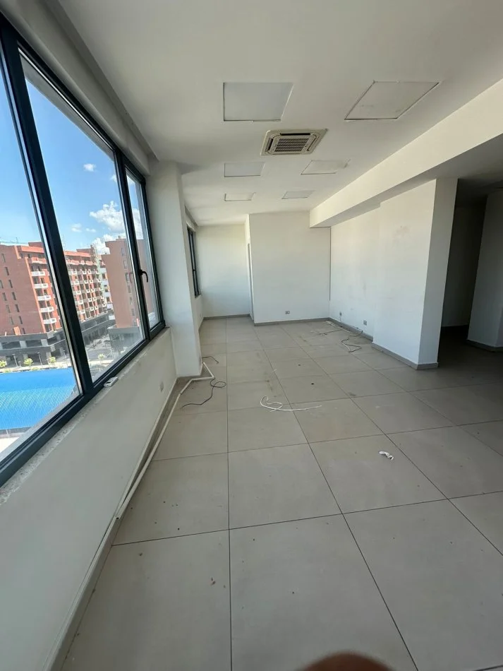 Tirane, jepet me qera ambjent biznesi Kati 7, 315 m² 3.300 € (Delijorgji)