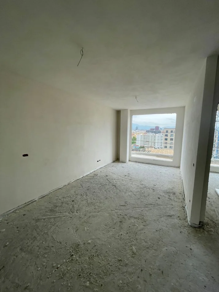 Tirane, shitet apartament 2+1+Ballkon Kati 1, 120 m² 179.000 € (Rruga Simon Gjoni)