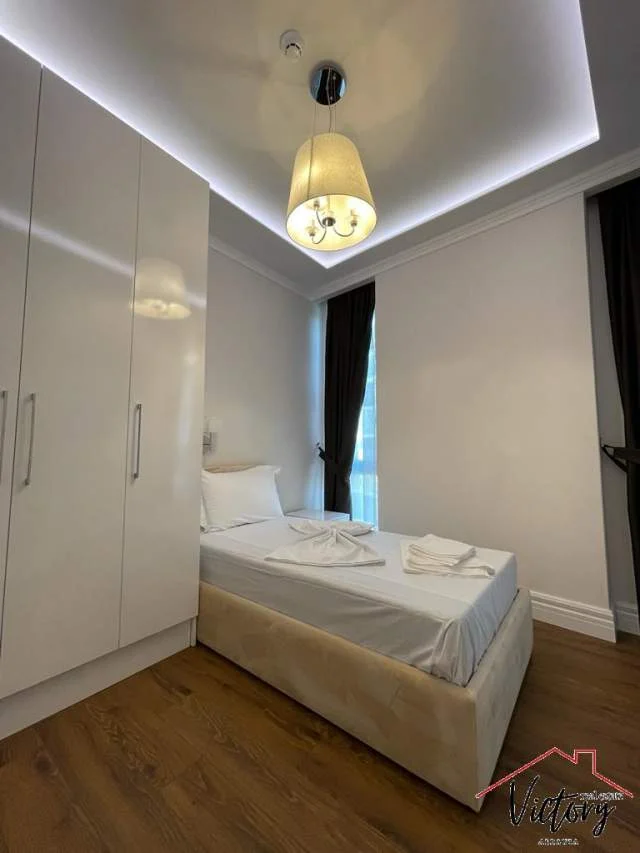 Tirane, jepet me qera apartament 4+1+BLK Kati 6, 144 m² 3.000 Euro (park gate)