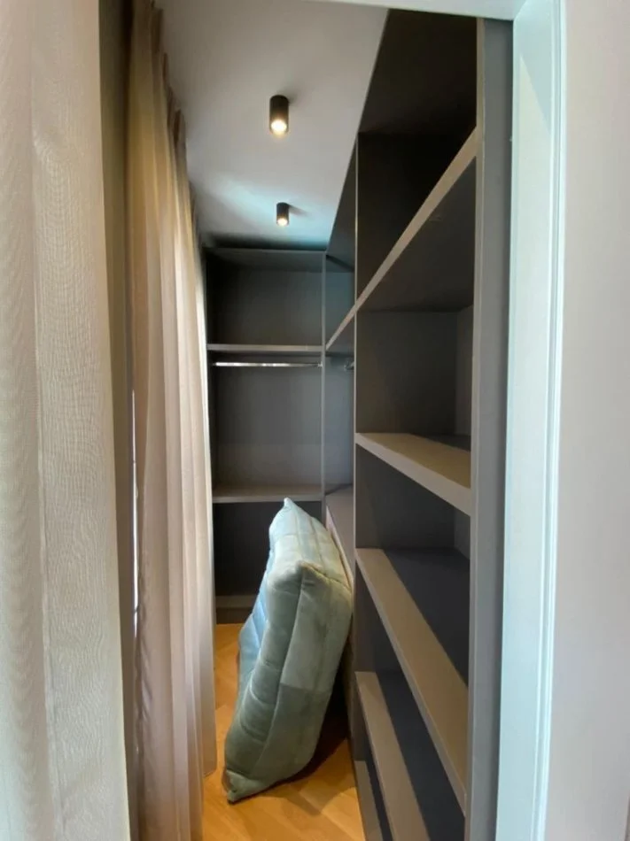 Tirane, shitet apartament 2+1+Ballkon Kati 6, 125 m² 250.000 € (Ali Dem)