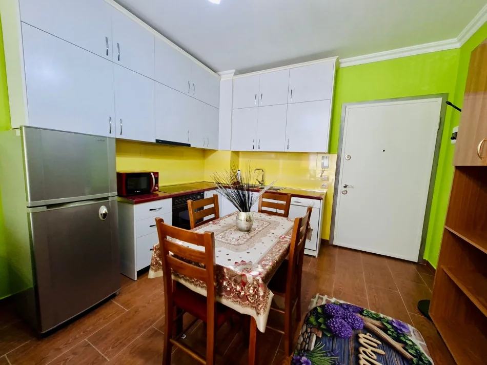 Tirane, jepet me qera apartament 1+1 Kati 2, 70 m² 500 € (21 Dhjetori , rruga Frosina Plaku)