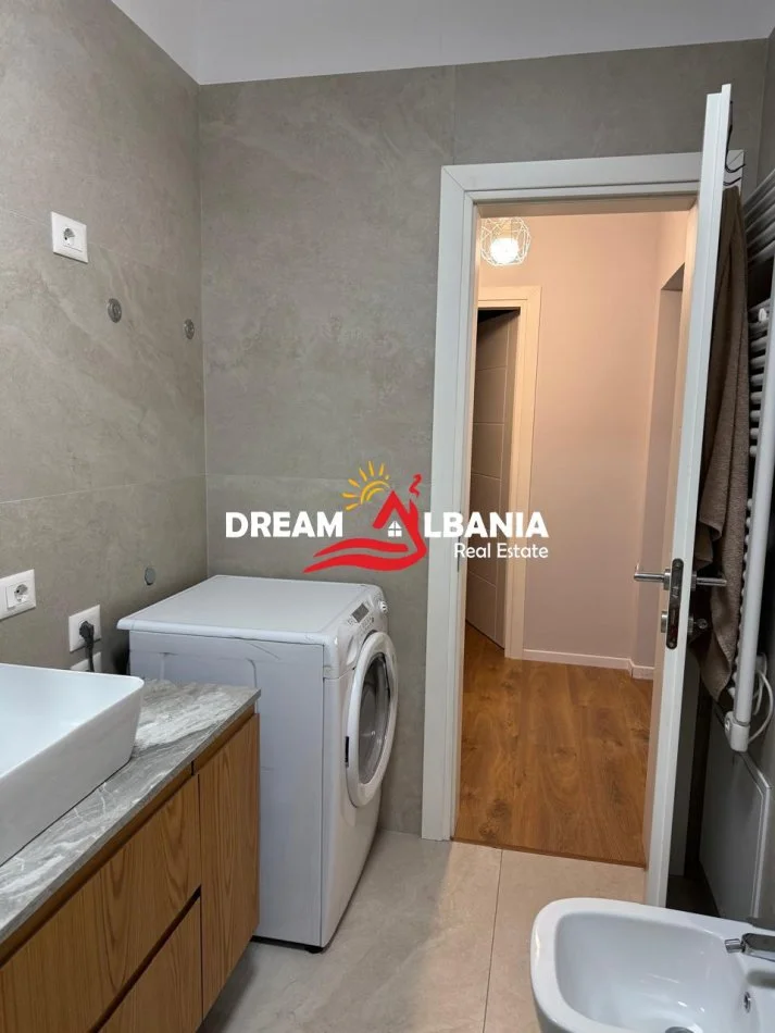 Tirane, jepet me qera apartament 1+1 Kati 6, 70 m² 500 € (Rruga 5 Maji, prane Concord Center)