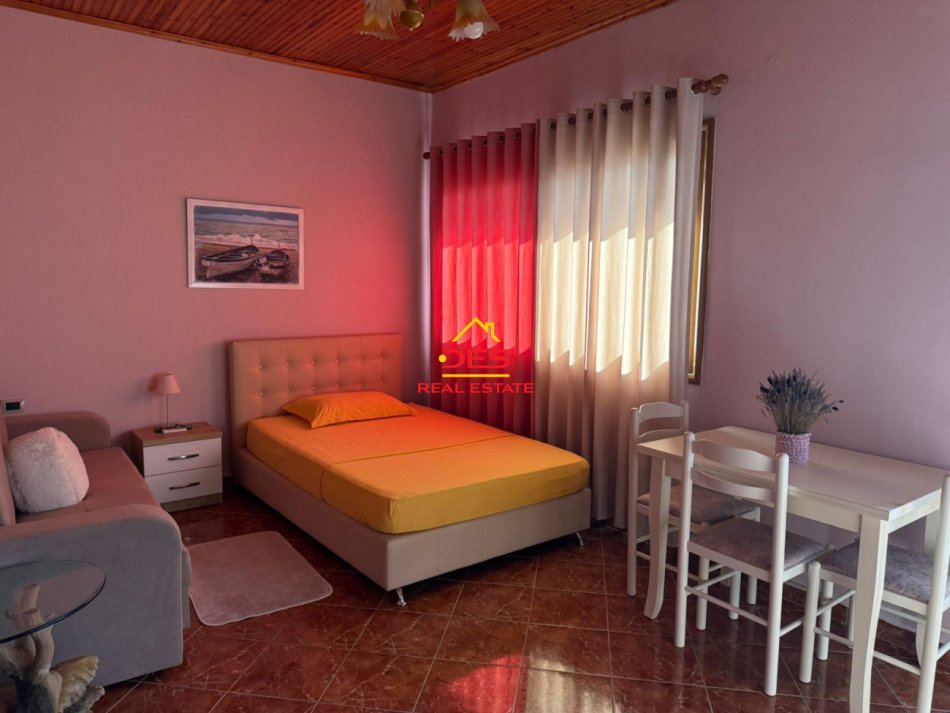 Vlore, jepet me qera shtepi 1+1+Ballkon Kati 2, 70 m² 450 € (Rruga Murat Tërbaçi)