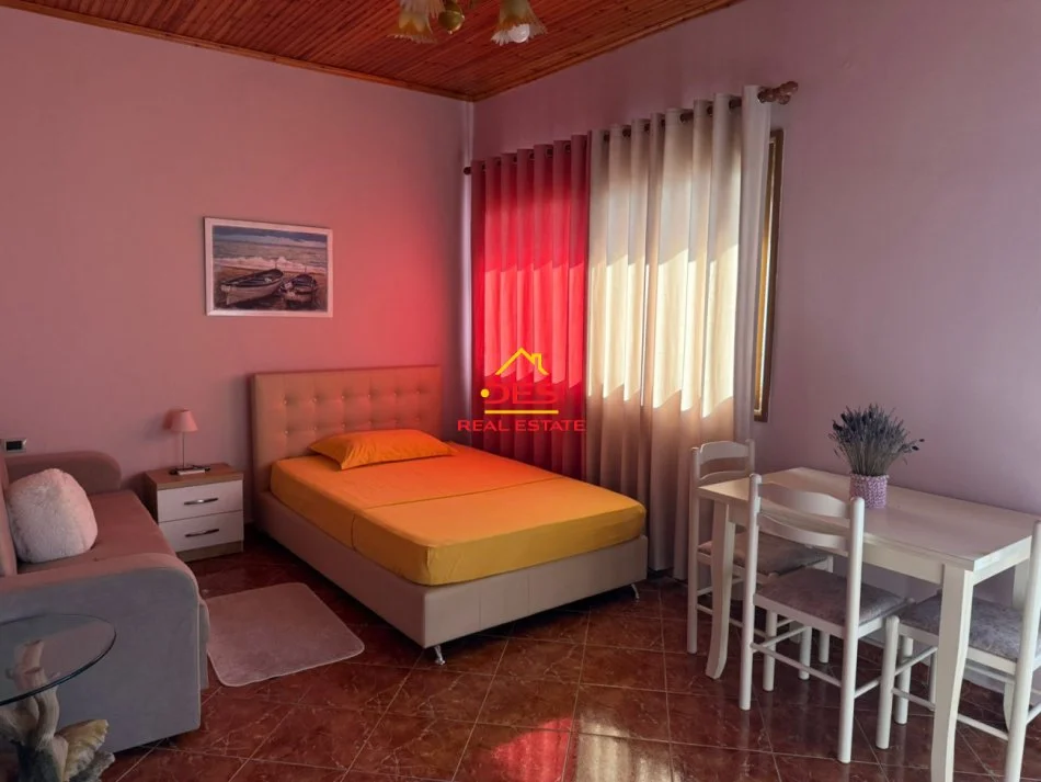 Vlore, jepet me qera shtepi 1+1+Ballkon Kati 2, 70 m² 450 € (Rruga Murat Tërbaçi)