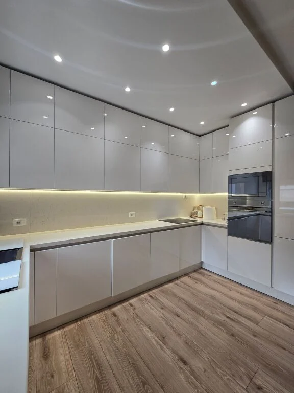 Tirane, shitet apartament 3+1+Ballkon Kati 5, 136 m² 450.000 € (Kompleksi Deliorgjit)