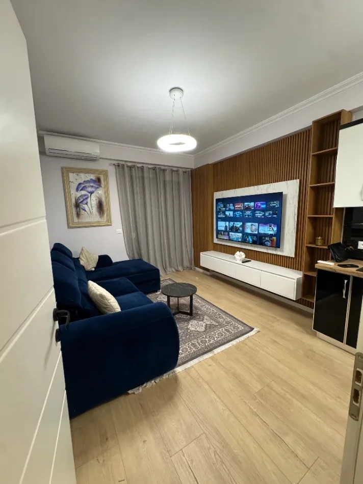Tirane, jepet me qera apartament 1+1+Aneks+Ballkon Kati 7, 70 m² 500 € (astir , unaza e re)