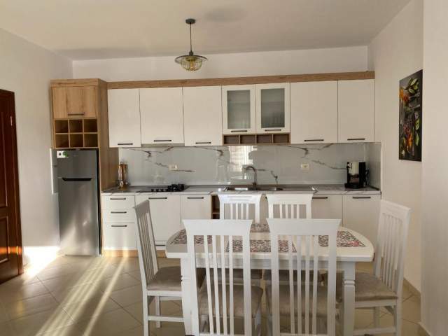 Durres, jepet me qera apartament 1+1+BLK Kati 4, 380 Euro (Shetitorja e Plazhit)