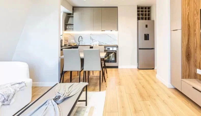 Tirane, jepet me qera apartament 1+1+Ballkon Kati 7, 70 m² 700 € (Stadiumi Dinamo)