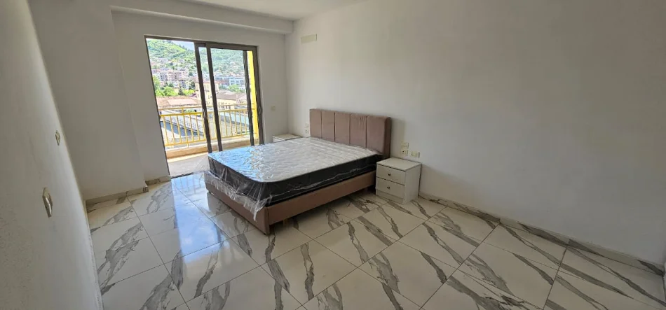 Tirane, jepet me qera apartament 2+1+Ballkon , 128 m² 500 € 