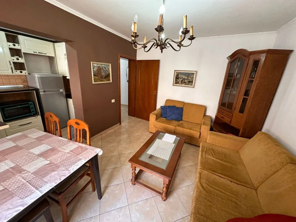 Tirane, jepet me qera apartament 2+1 Kati 3, 75 m² 450 € (Bukevardi zhan dark)