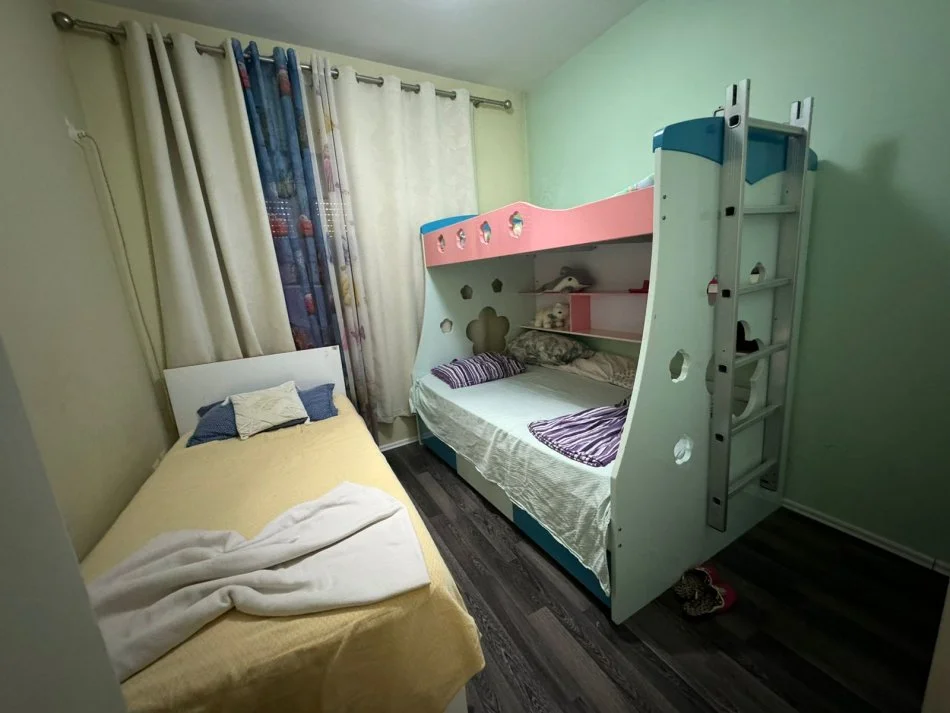 Tirane, jap me qera 2+1 Kati 2, 95 m² 550 € (rruga loni ligori)